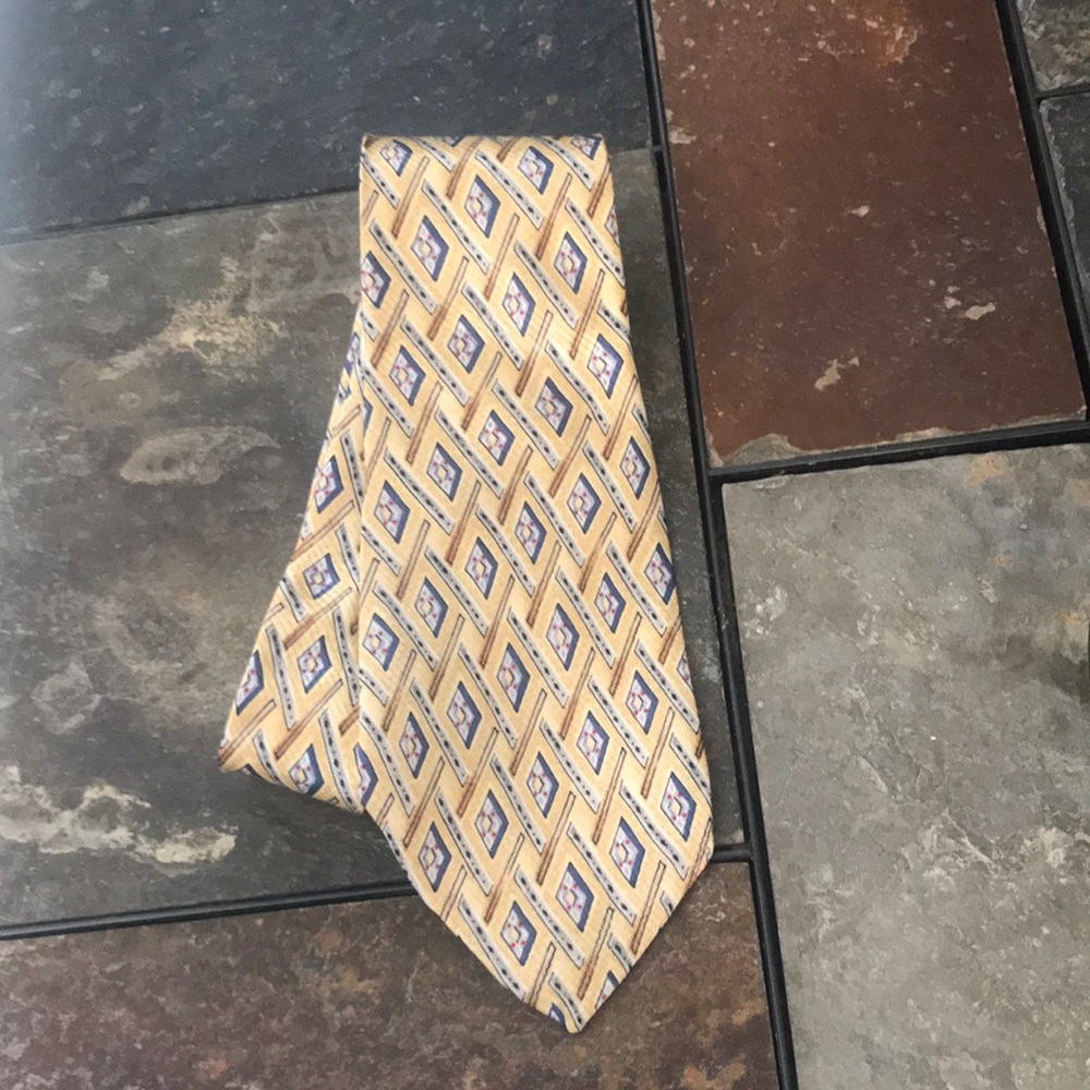 Rey’s & Lockwood for Nordstrom tie tan,‎ blue geometric pattern 100% silk